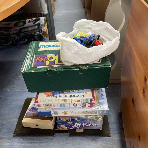 Vintage lot of games including Mouse Trap and Kerplunk.