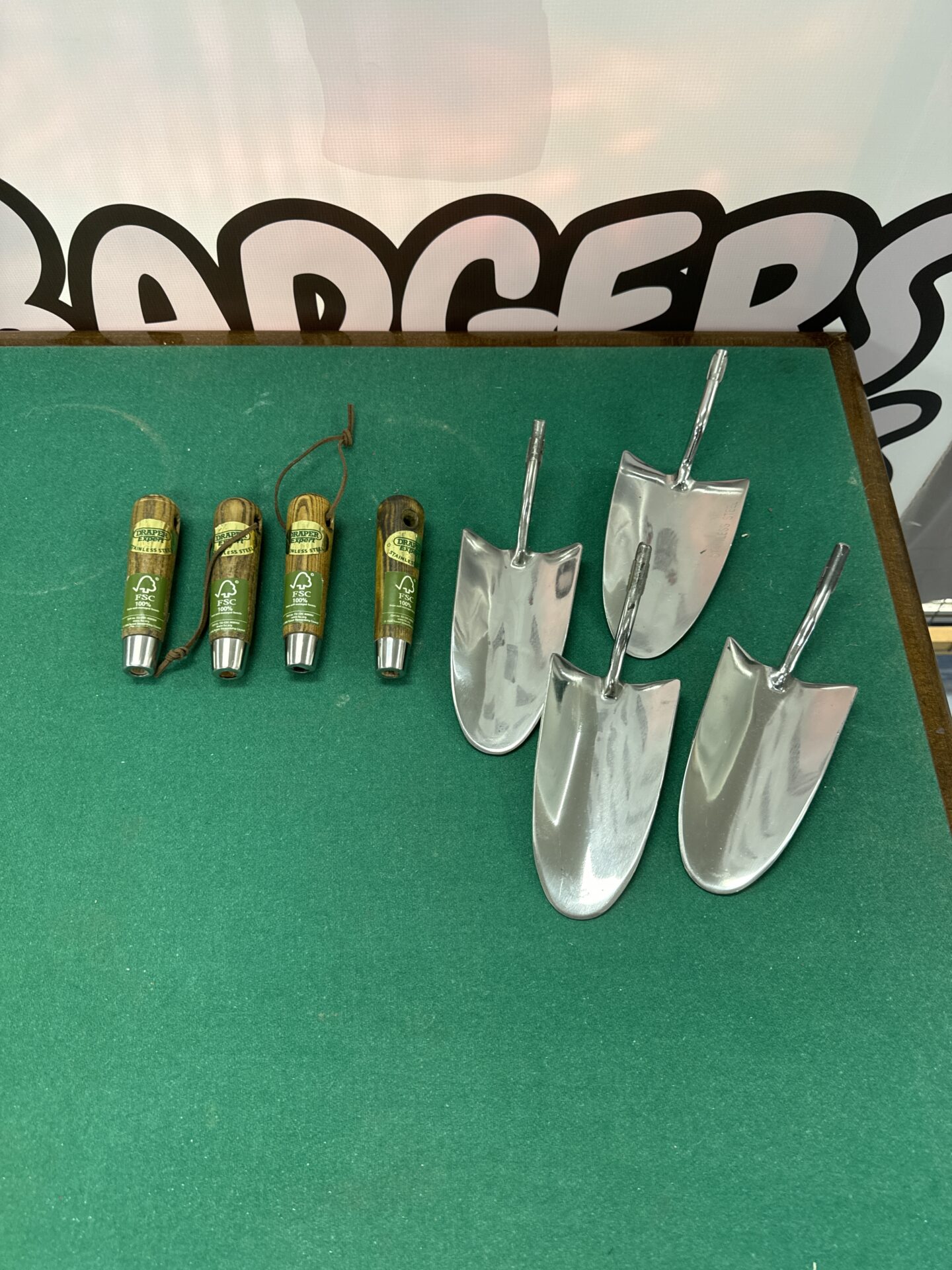 985 Four draper expert garden trowels – handles loose