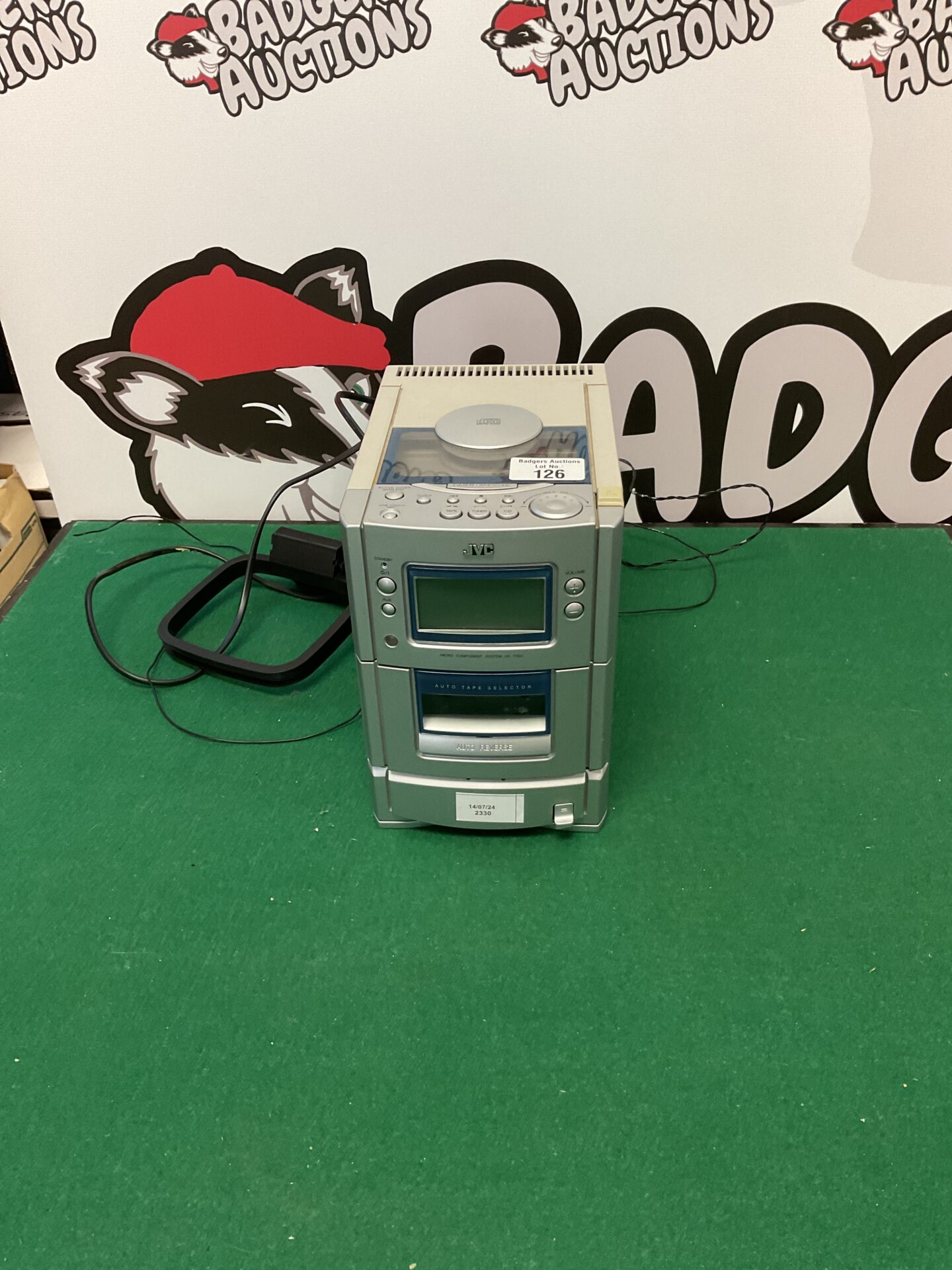 126 JVC CD cassette player