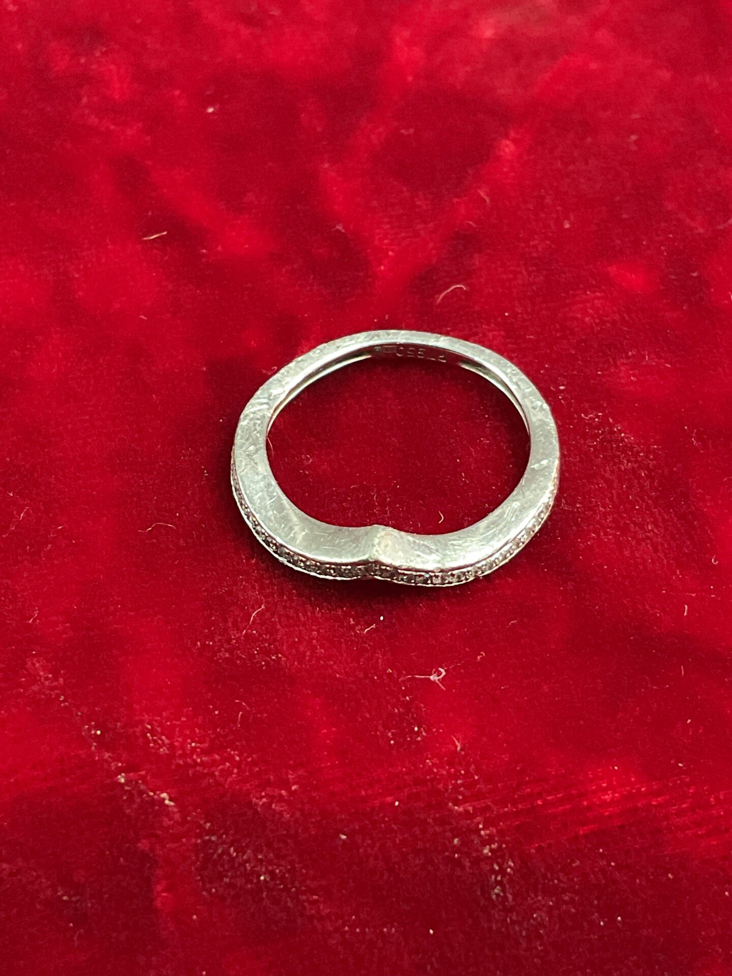 924 hallmarked platinum 950 & diamonds wishbone ring size I