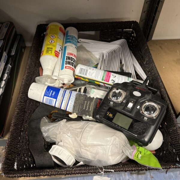 Mixed lot of shed clearance items including sealant and fixings.