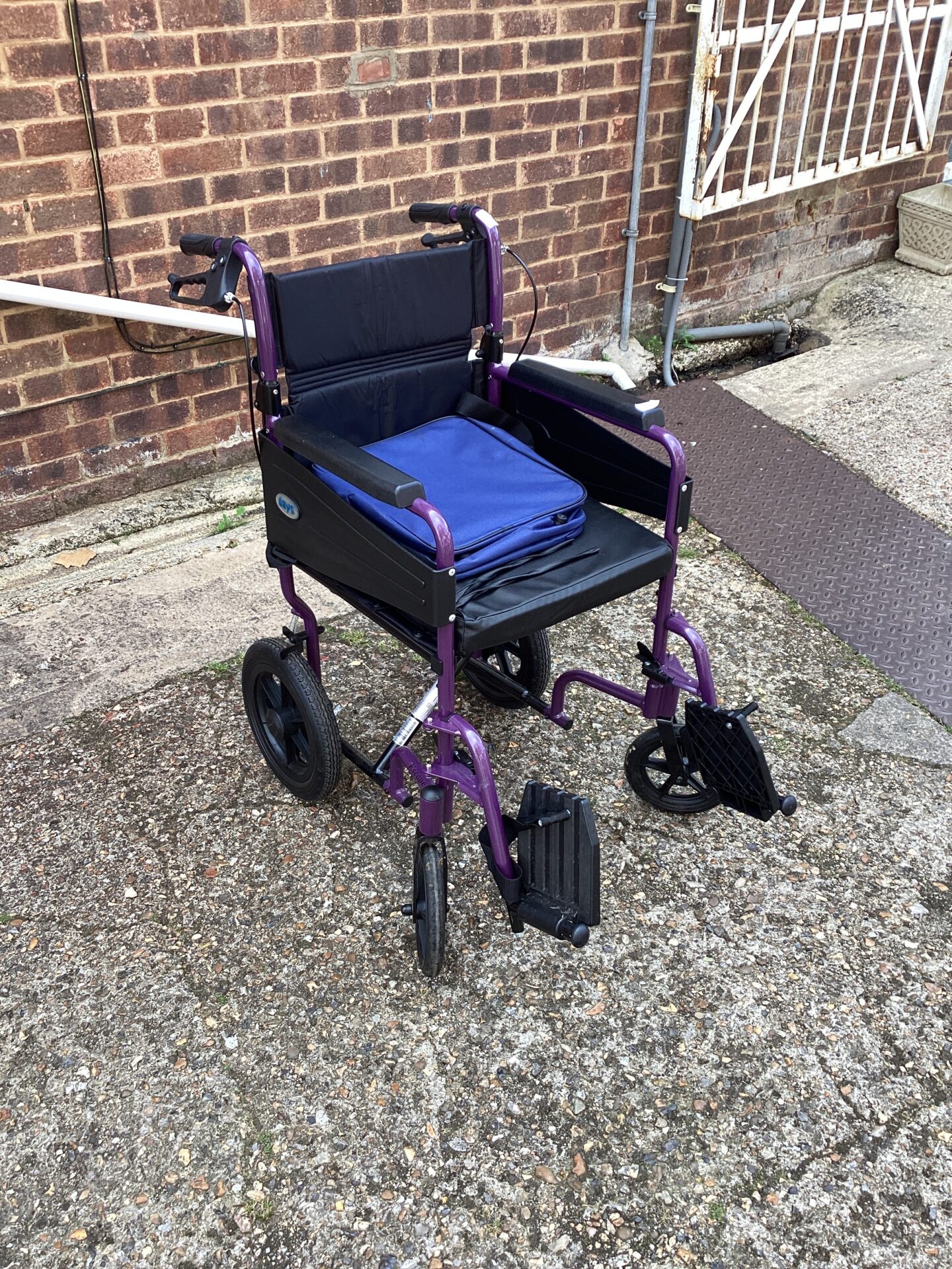 1220 Days Folding Wheel Chair