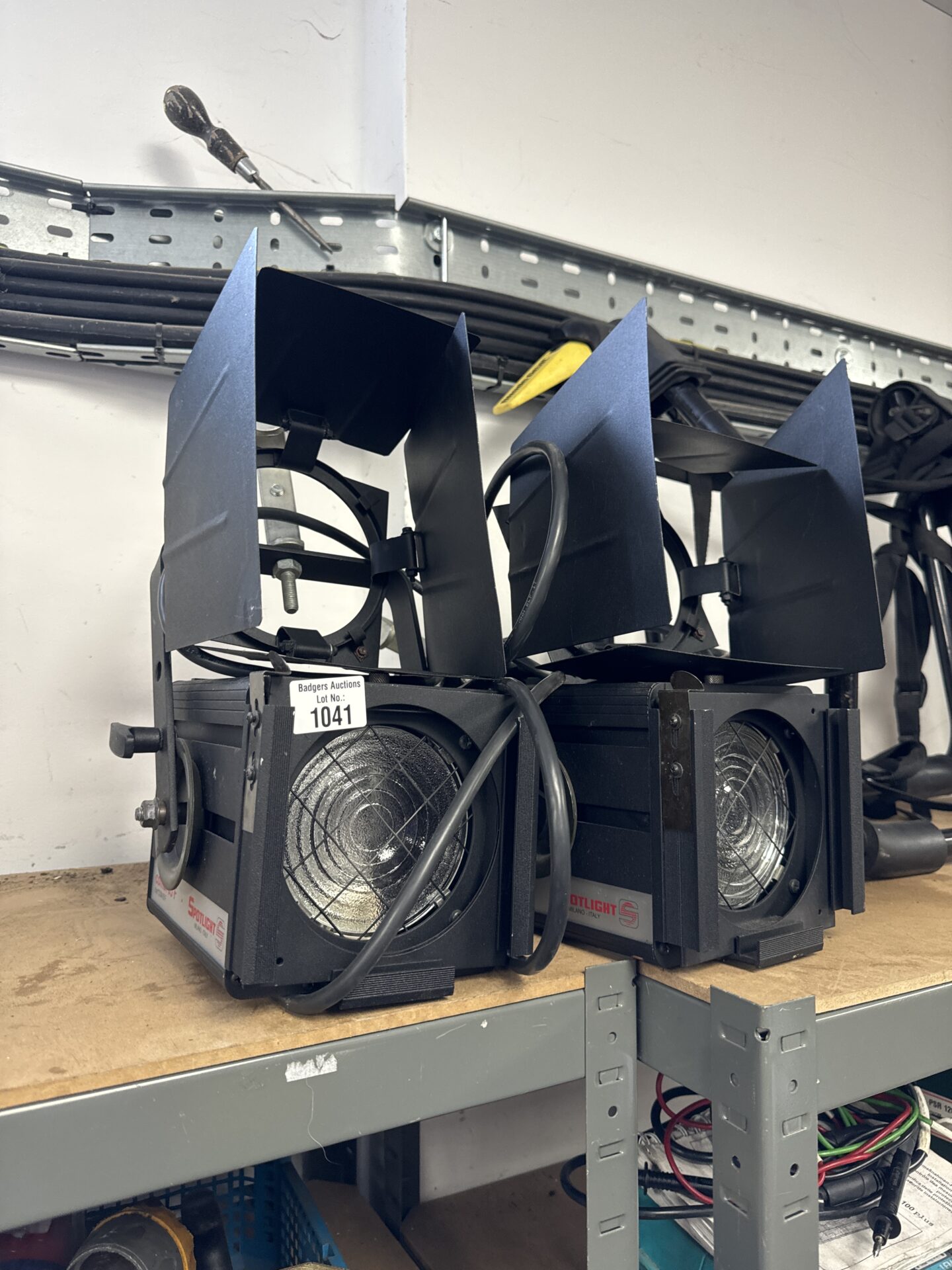 1041 Two spotlight combi 05 F 500w stage lights