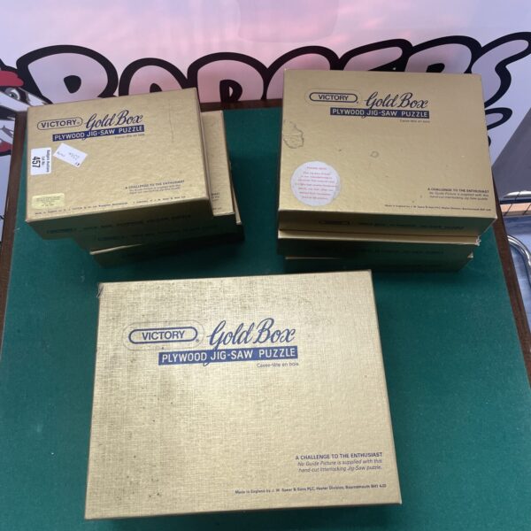 Vintage Victory Gold Box jigsaw puzzle in its original box.