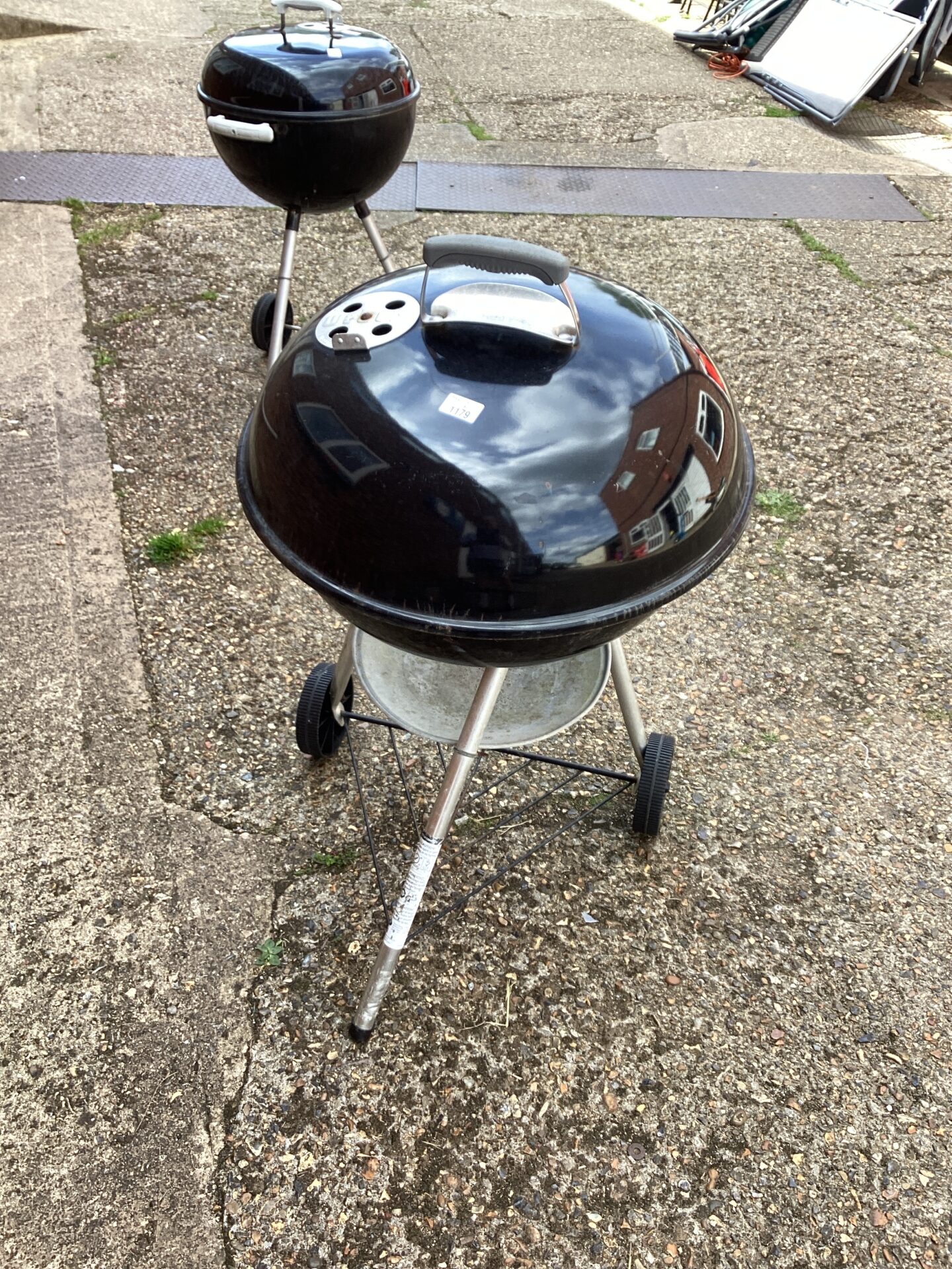 1179 Weber drum style BBQ