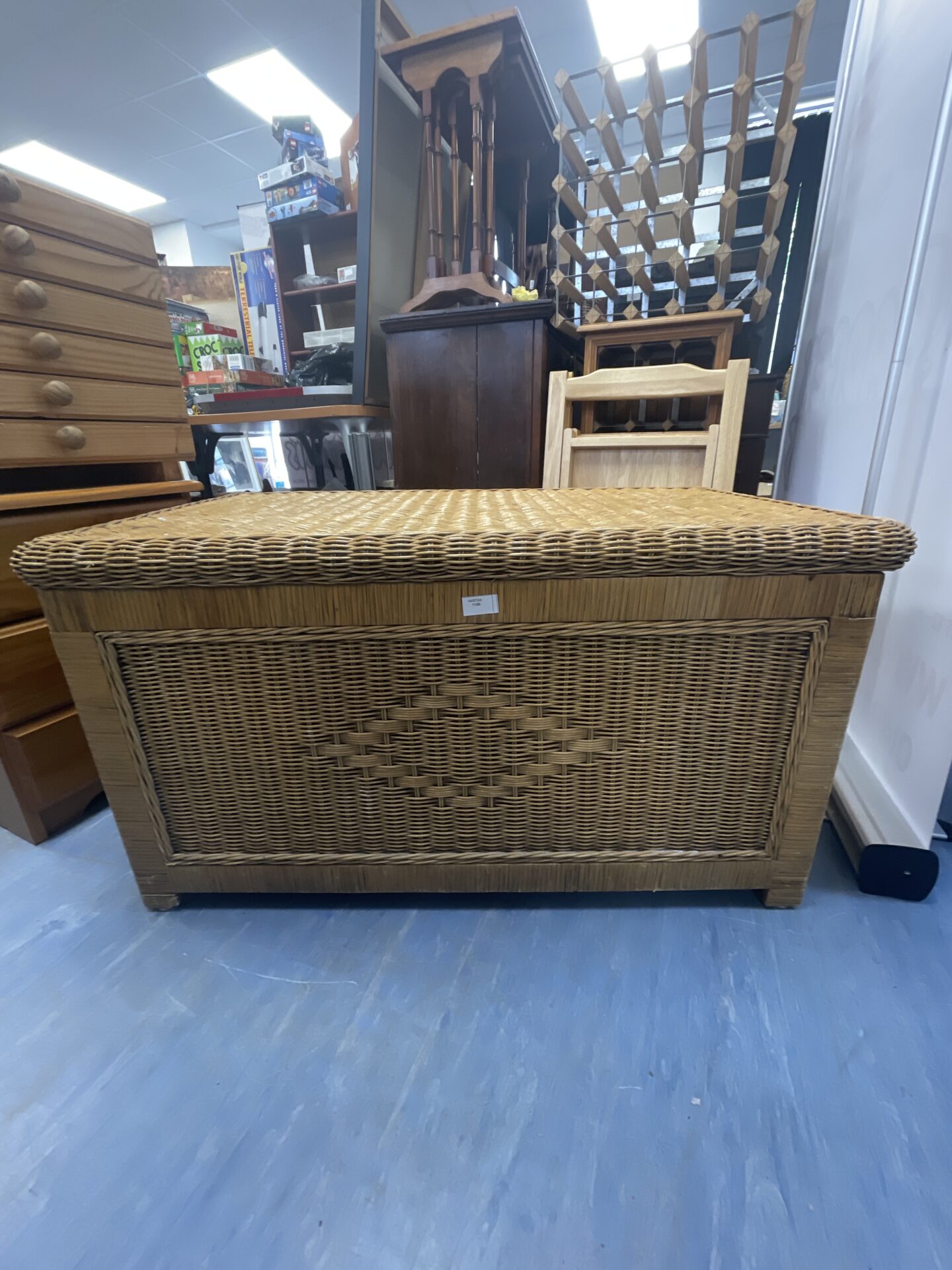 449 20” x 36” x 22” large wicker basket