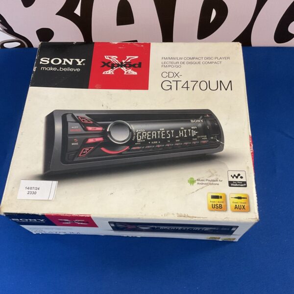 Sony CDX-GT470UM car radio CD player, front view.