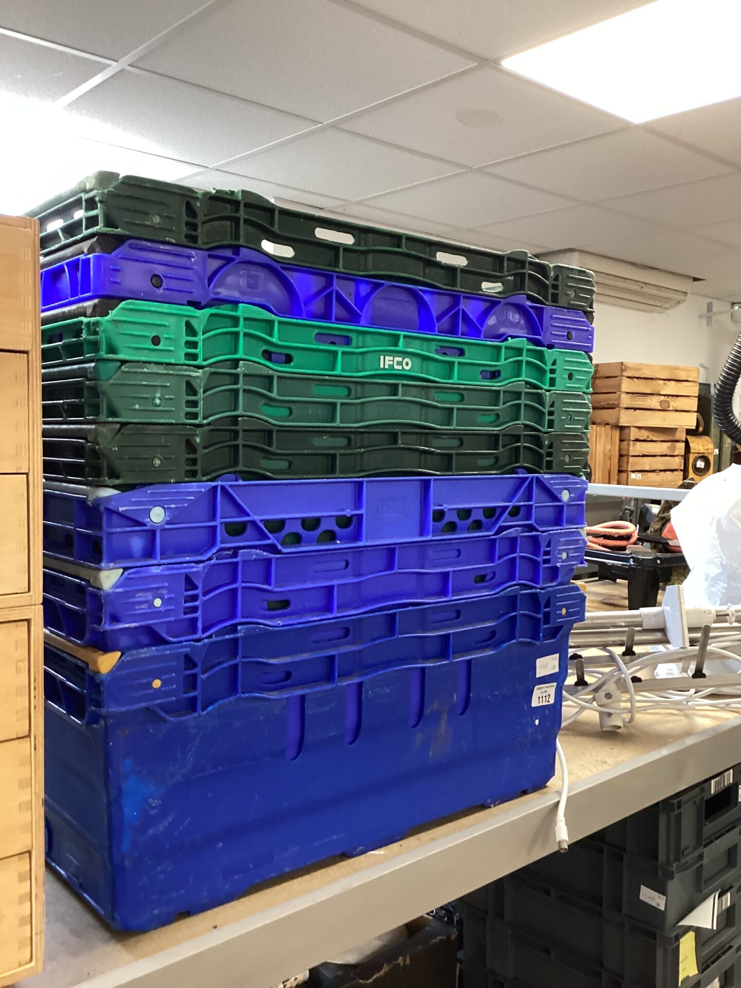 1112 Storage crates