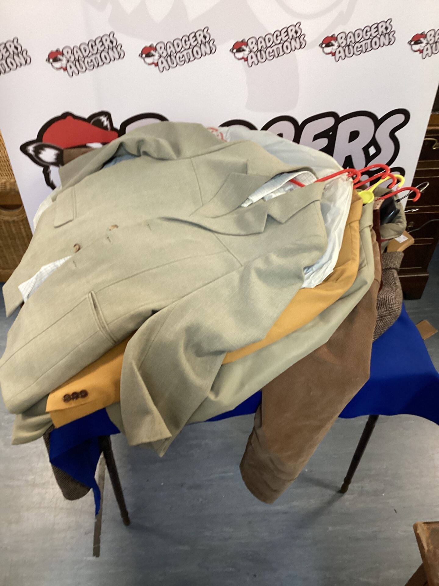 603 Quantity of mens suits & jackets with coats of assorted sizes