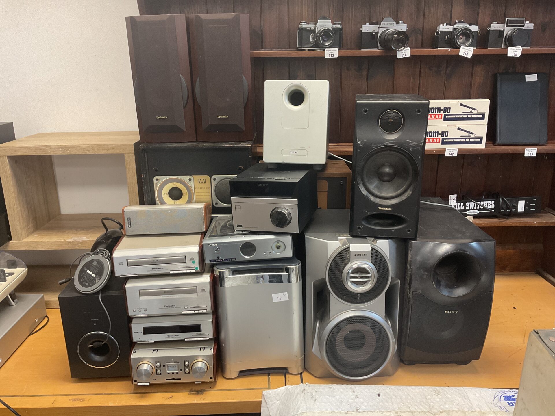 118 Large lot of speakers incl. sony, technics, hitachi