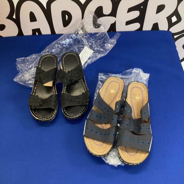 Ladies’ size 5.5 open-toe shoes for summer wear.