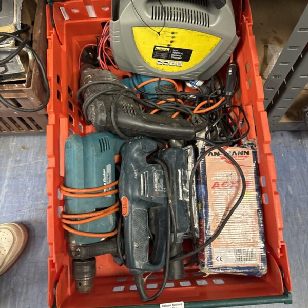 Tray of assorted shed clearance tools and a Halfords battery charger.
