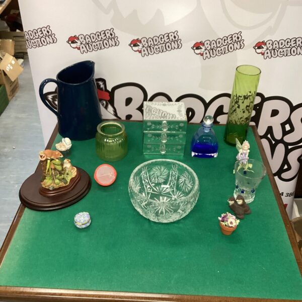 Mixed lot of vintage collectibles including a crystal bowl.