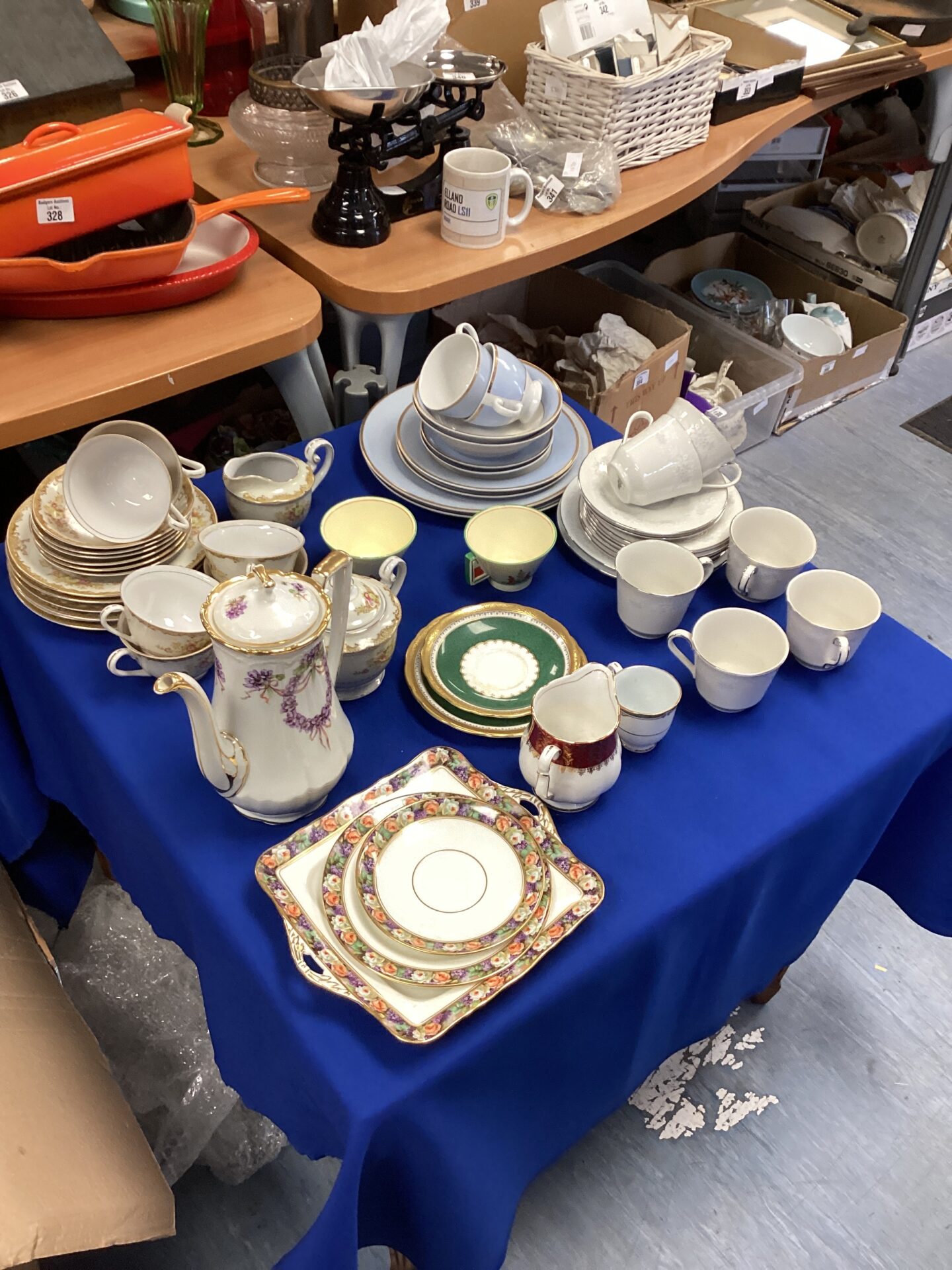 295 Large Quantity of of Bone Chinainc Royal Doulton, Sone Japanese China