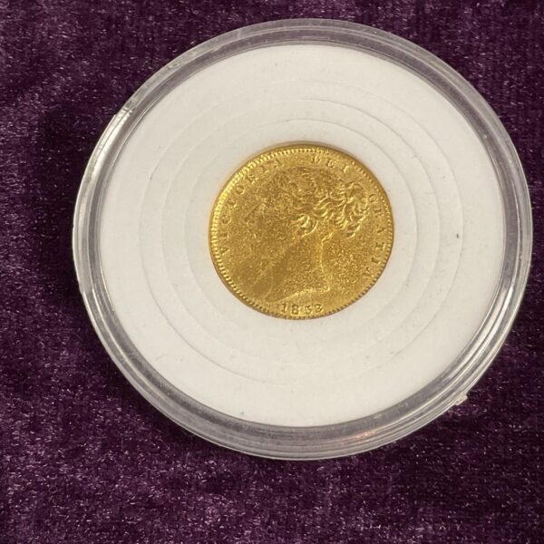 Reproduction Victoria Sovereign Coin1853