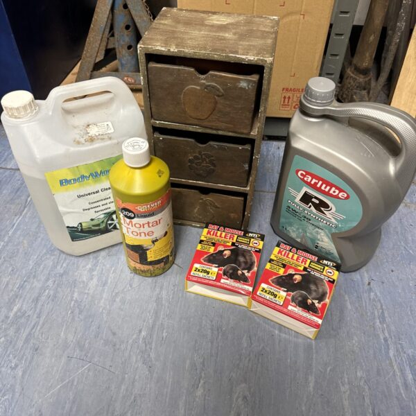 Small selection of garage clearance items - oil is 2/3 full