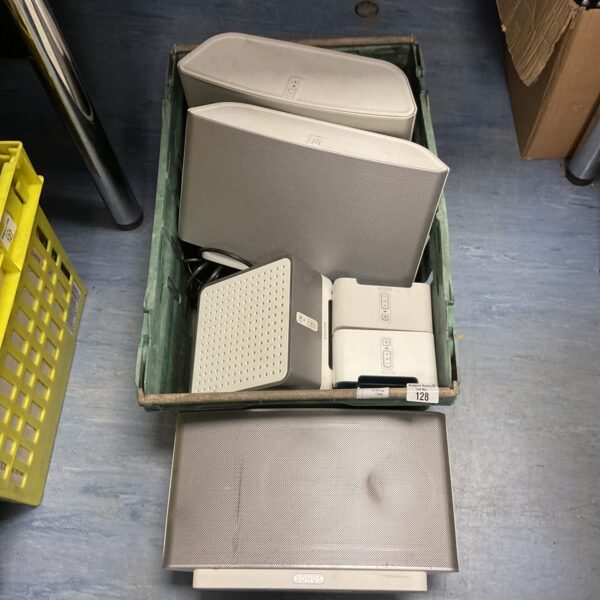 Sonos Play 5 speakers, Zone Player ZP90 and Connect amplifier lot.