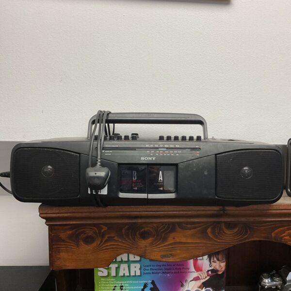 Vintage Sony CFS-W304L cassette radio boombox, retro 1980s audio.