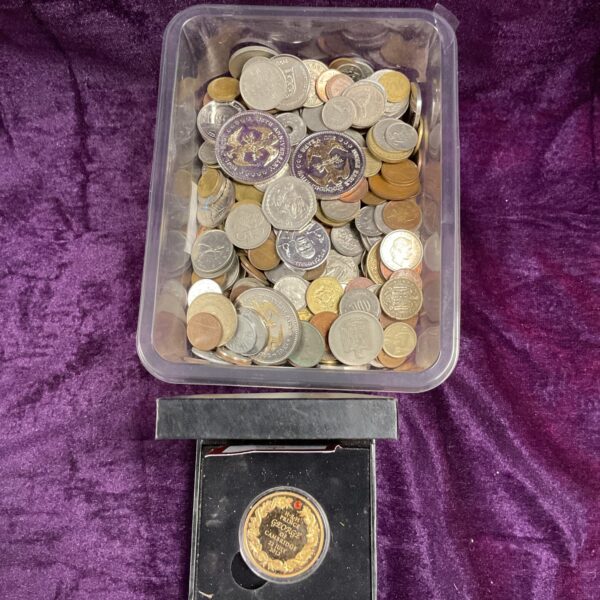Mixed coin lot with a Prince George commemorative coin.