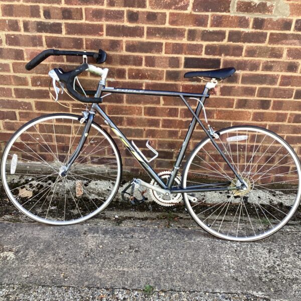 Vintage GT Force road bicycle in need of restoration.
