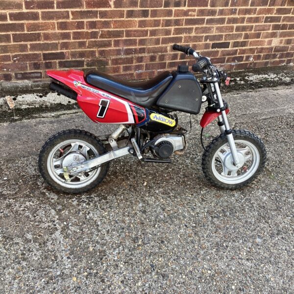 Vintage Arrow Wasp childs motorbike in need of restoration.