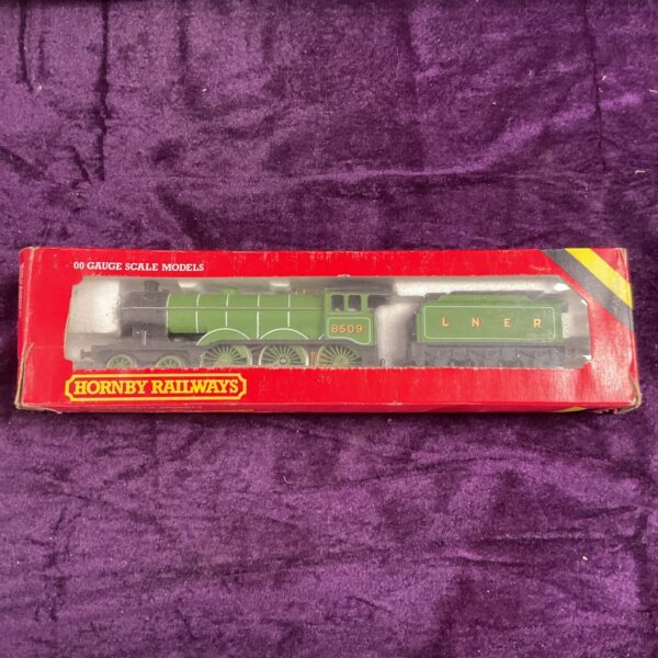Vintage Hornby Railways LNER B12 locomotive in original box.