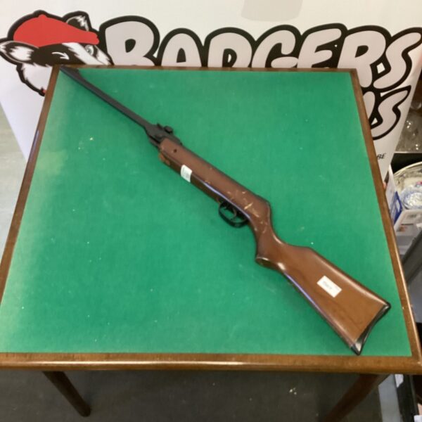 Gamo Cadet Delta .177 air rifle with wooden stock.
