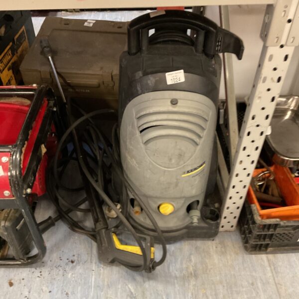 Karcher HD5/11 C professional pressure washer, side view.