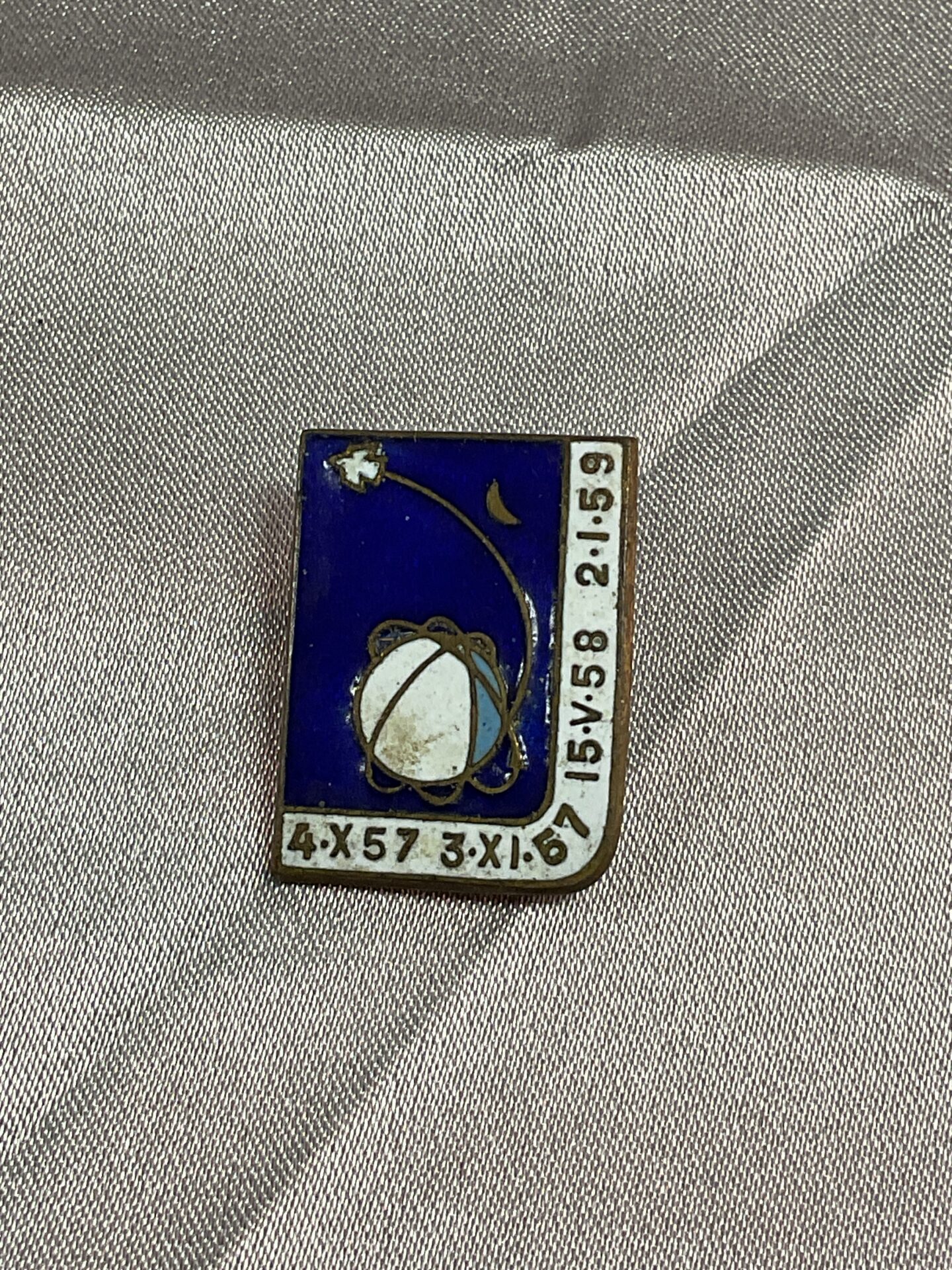 793 Vintage Soyuz Space Program 4-x 57 3-XL-57 15-V-58 2-1-58 Pin Badge
