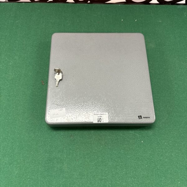 Front view of an Avery lockable key safe with combination lock.