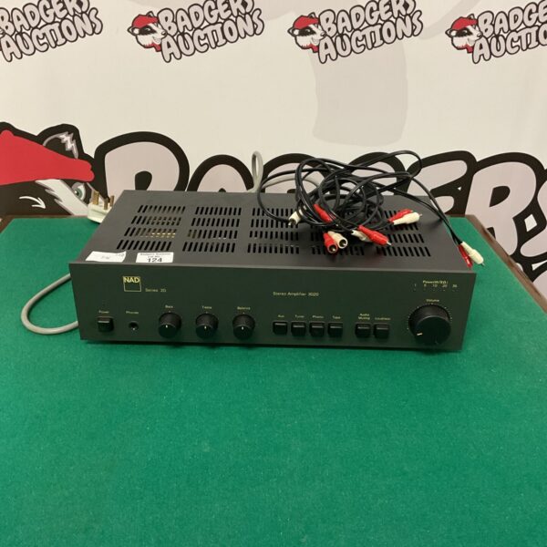 NAD series 20 stereo amplifier 3020