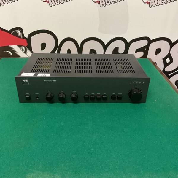 NAD stereo amplifier 3020A