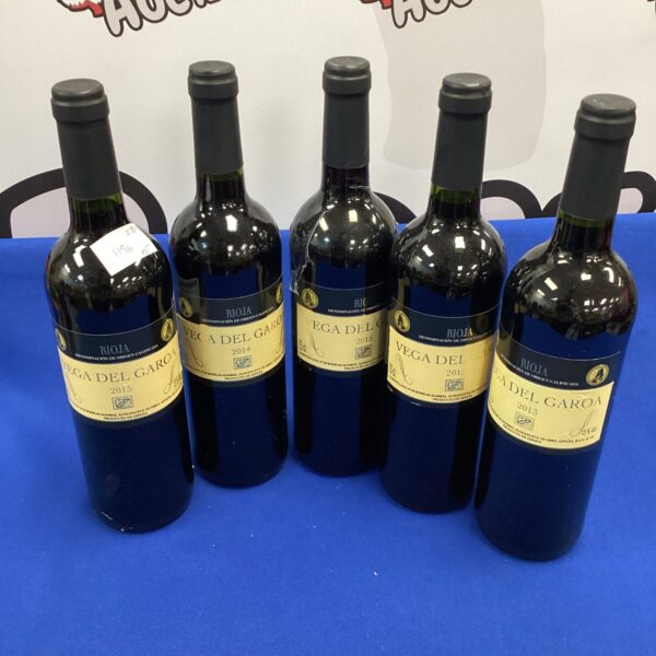 Vega del Garroa red wine collection, five bottles from 2013-2016.
