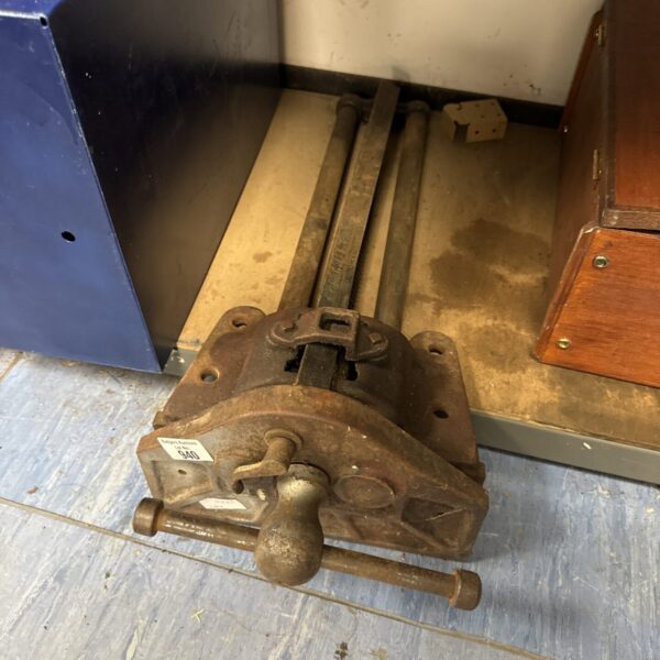 Vintage Parkinson No6 bench vice for metalworking and workshop use.