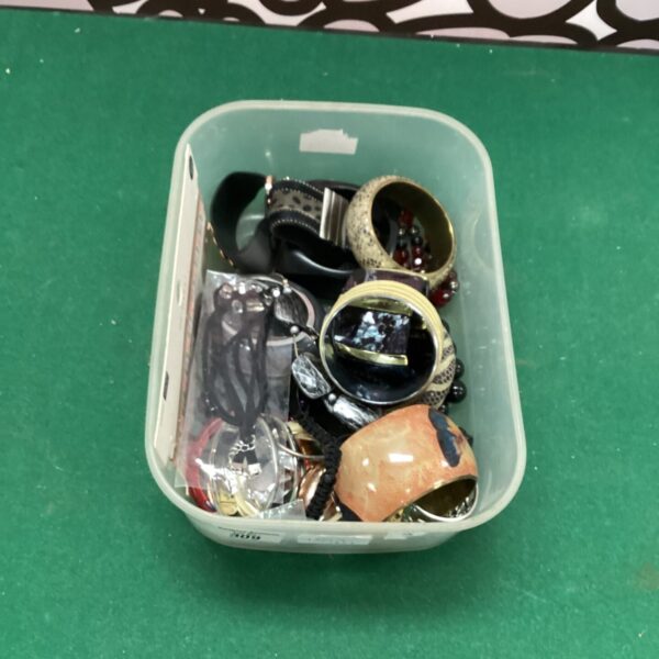 Mixed lot of colourful bangles, vintage costume jewellery collection.