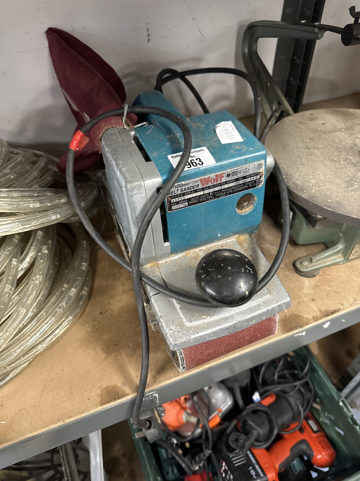 963 Wolf 4” 1040w belt sander – working, safety switch is stiff