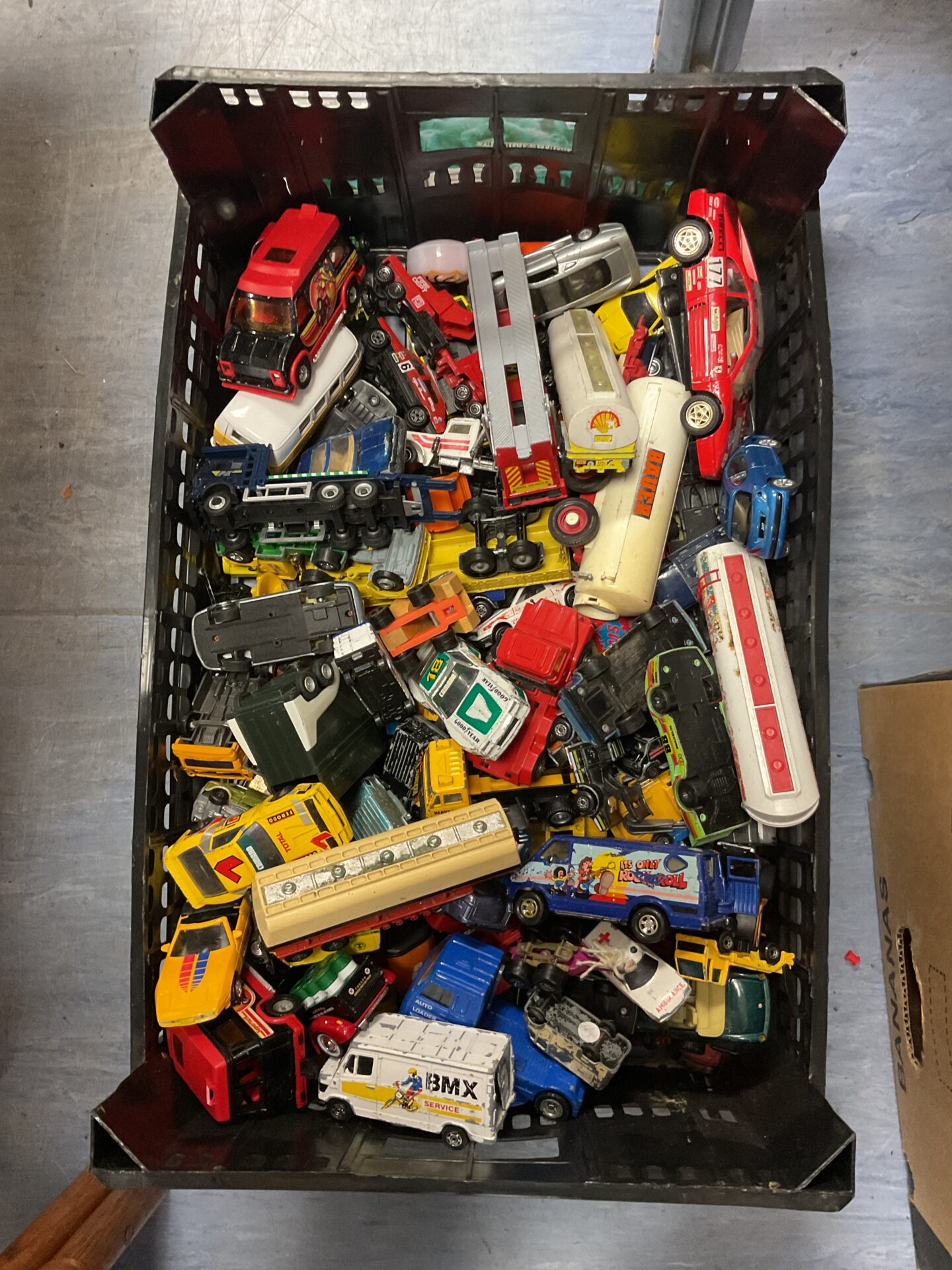 378 Crate of mostly matchbox diecast models