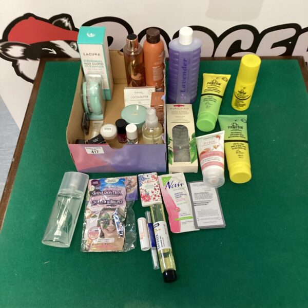 Cosmetic mixed lot including Avon, Dr. PawPaw, and Lacura products.