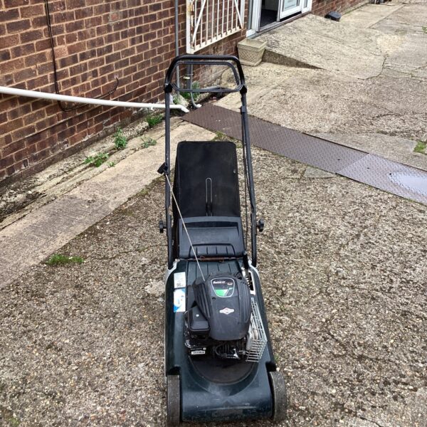 Spirit 41 lawn mower for garden maintenance and lawn care.