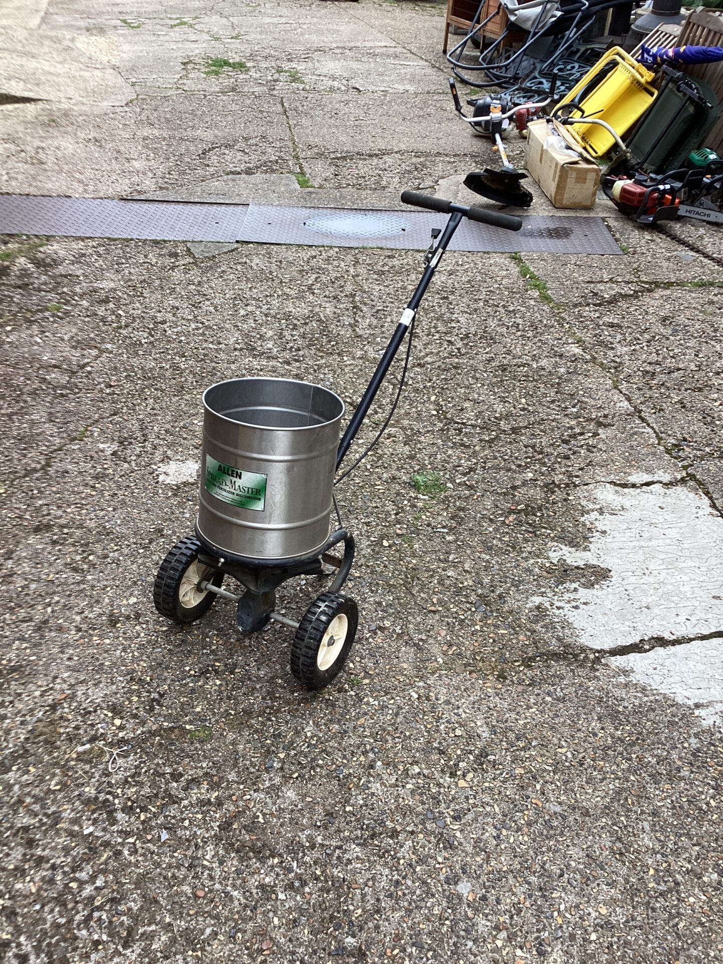 1100 Allen Spreadmaster garden seeder