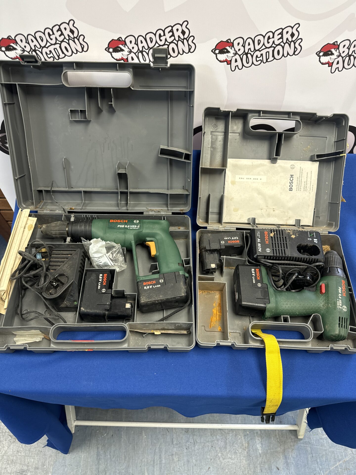 995 Two Bosch cordless drills with chargers – untested