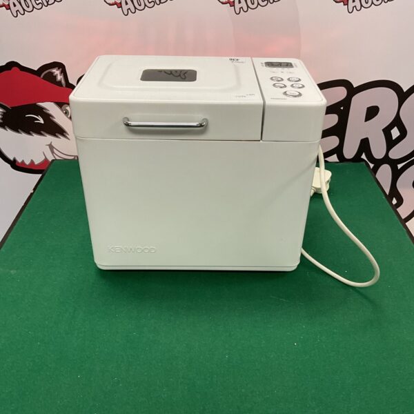 White Kenwood BM250 bread maker, vintage kitchen appliance.
