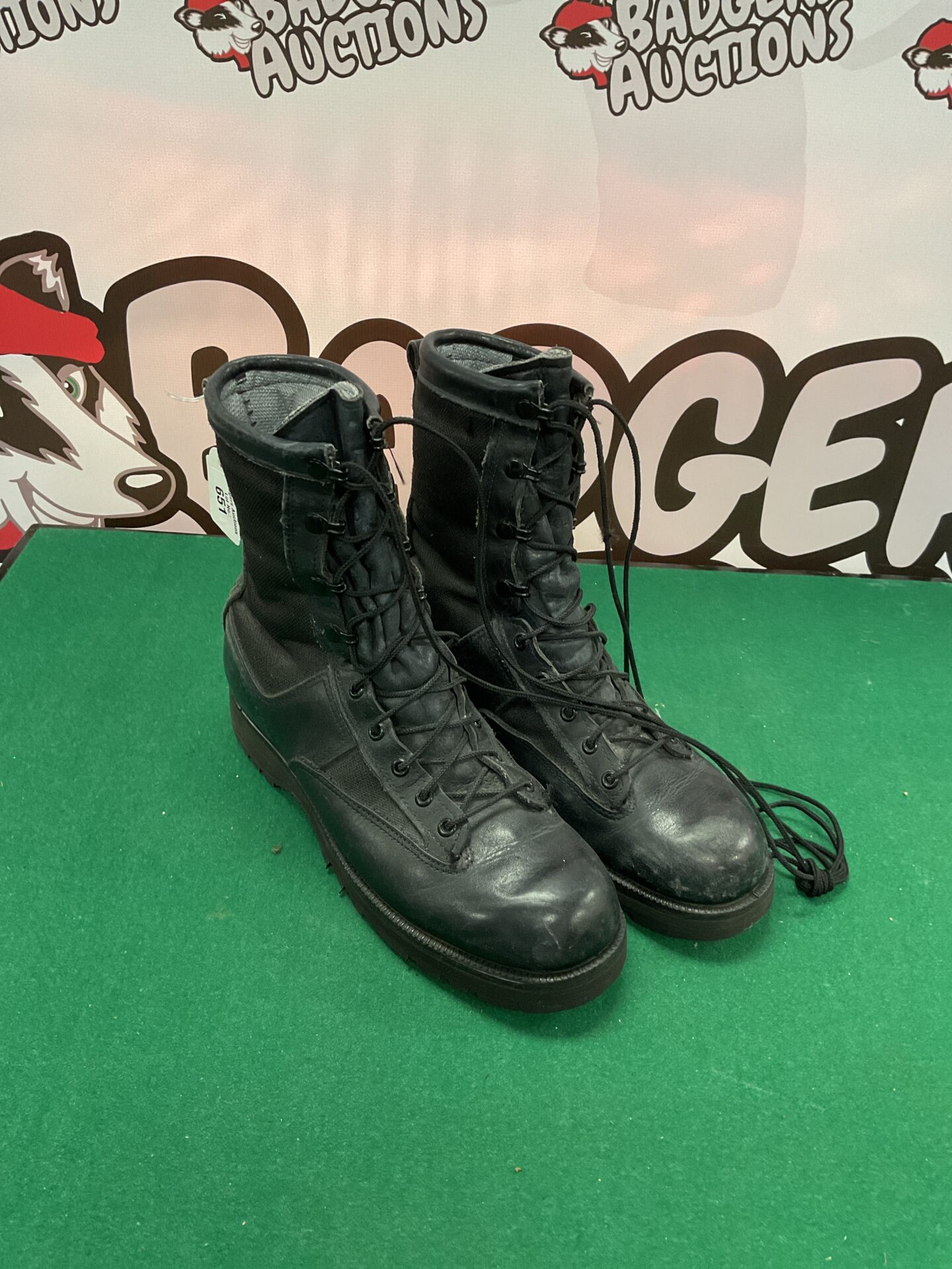 690 pair american flying boots size 8