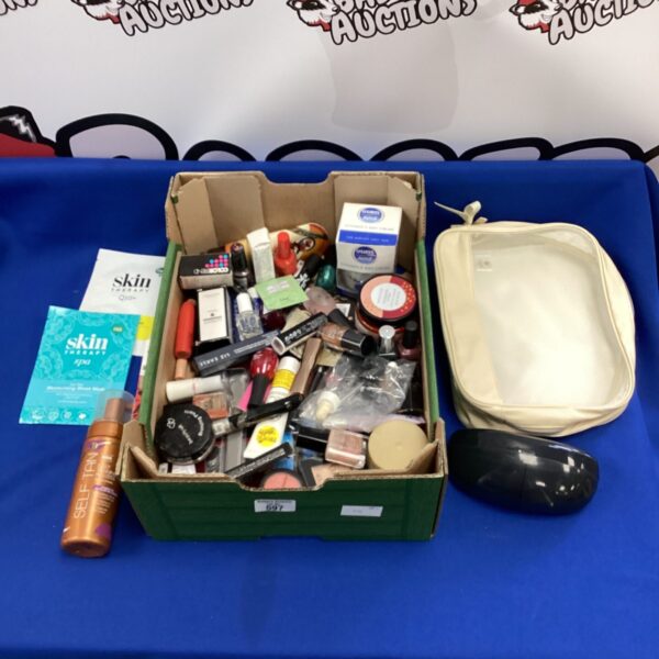 Mixed cosmetic lot with spa skin therapy and cien products.
