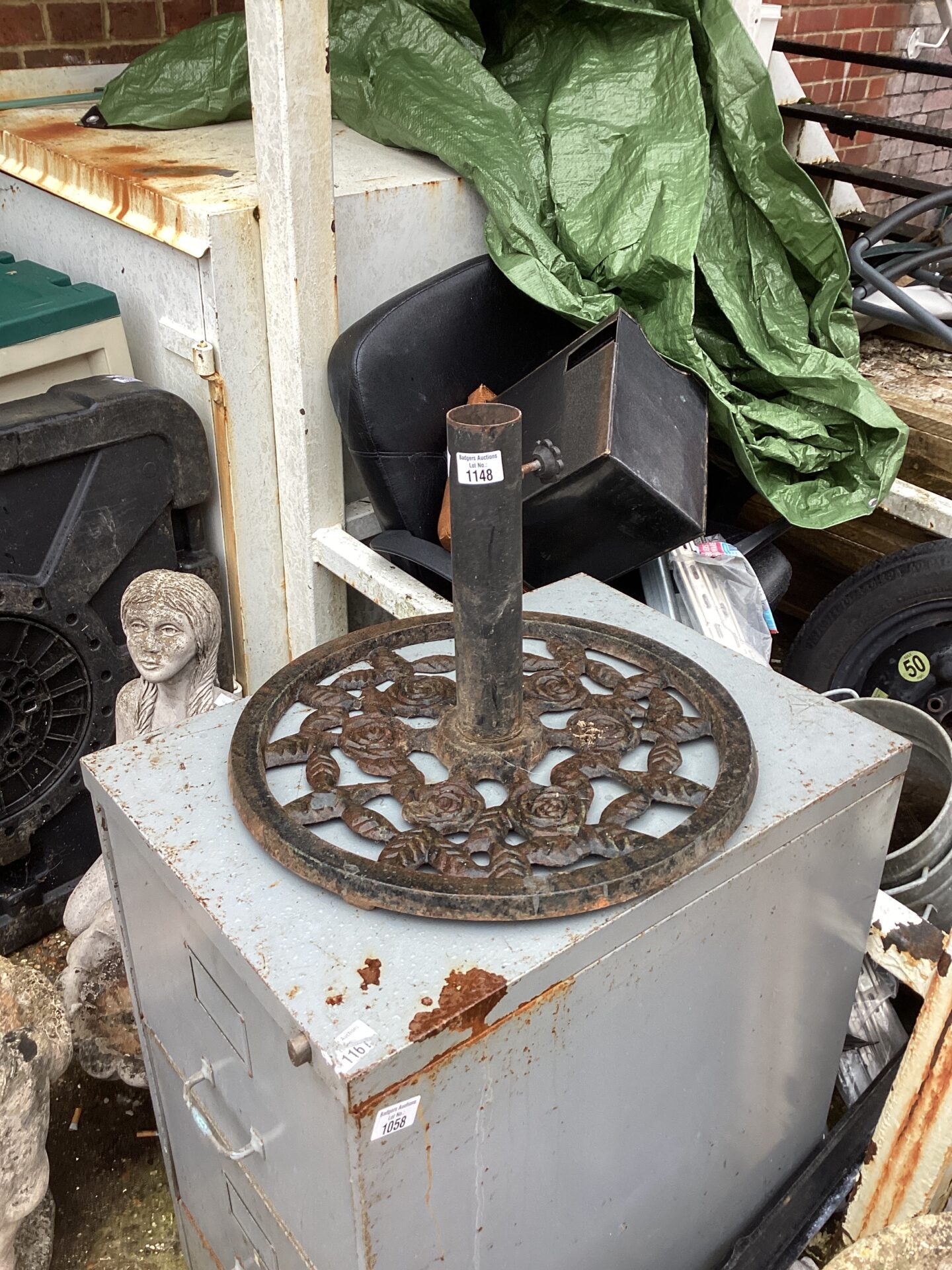 1148 Wrought Iron Garden Parasol Base