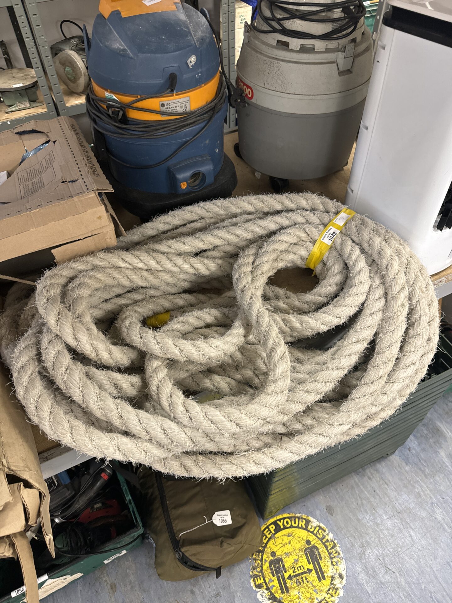 1049 100ft length of thick rope