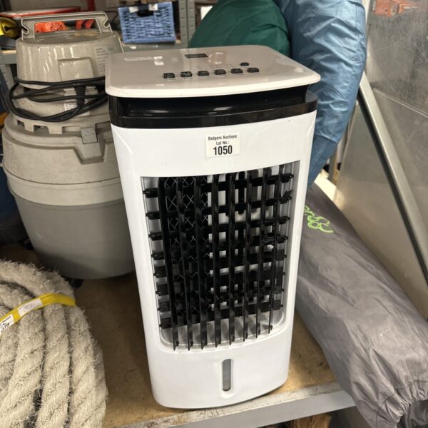 White Nyxi tower fan with grid front panel.