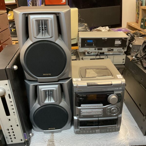 Silver Aiwa NSX-S202 hifi system with speakers and CD player.