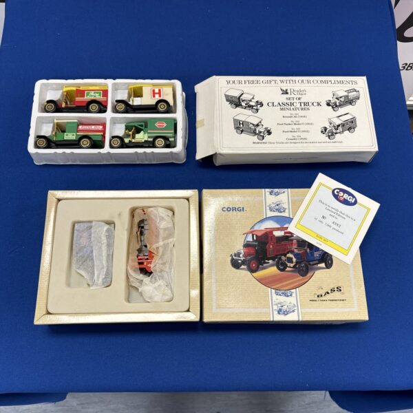 Corgi Readers Digest Classic Trucks diecast set, Model T and Thornycroft.