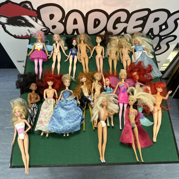 Vintage girls' toy dolls including Barbie in a colourful lot.